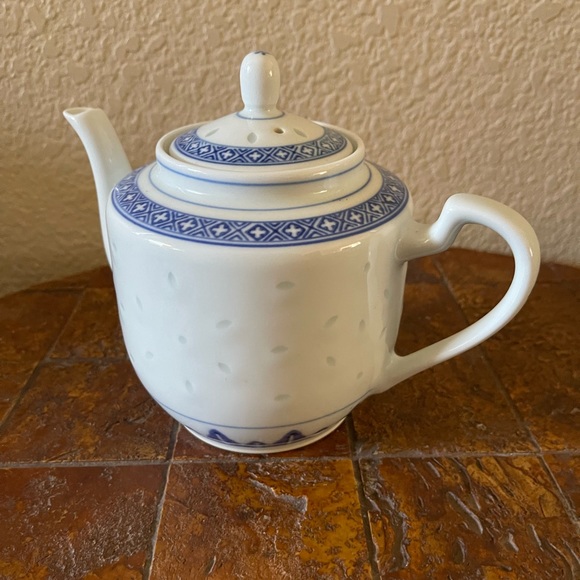 Vintage Tea Pot πHPπ - Picture 9 of 14